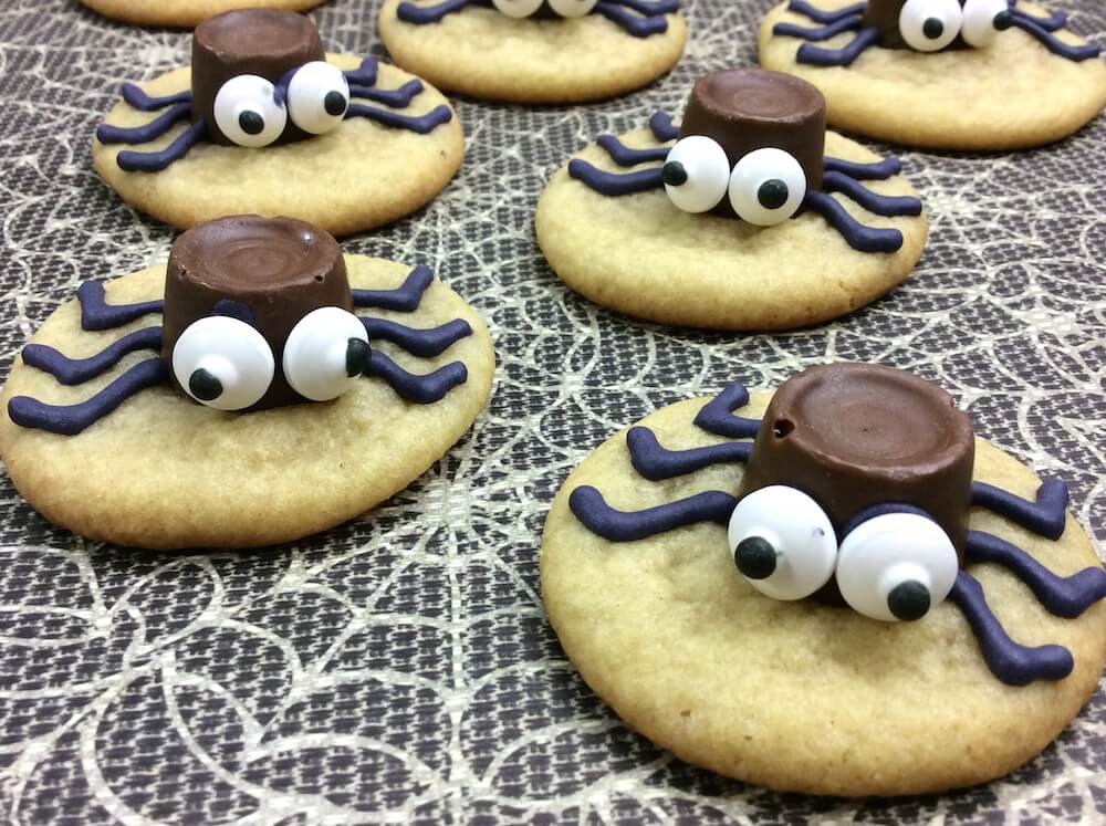 Cute & Easy Halloween Spider Cookies