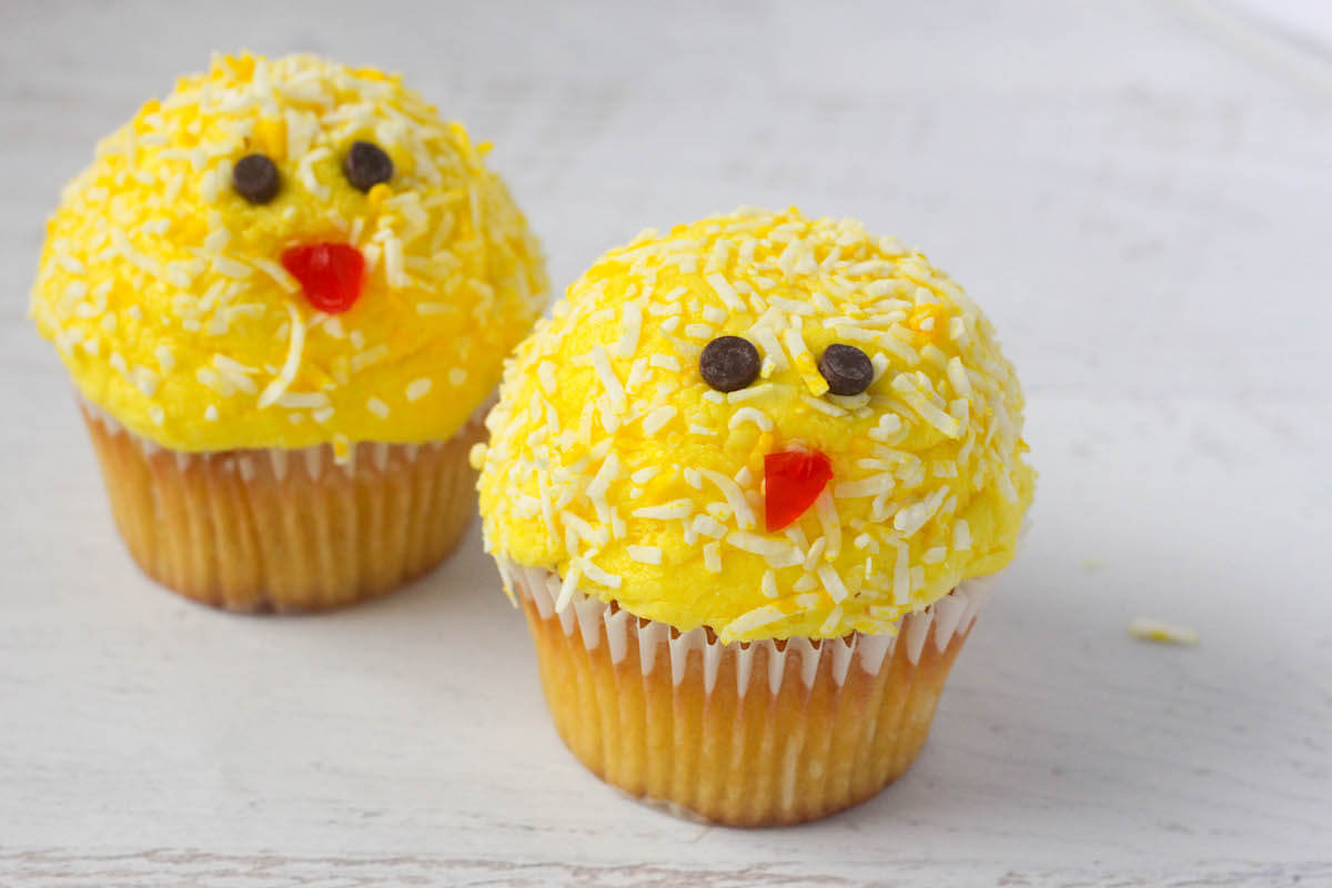 These cute and cheerful Easter Chick Cupcakes are guaranteed to brighten anyone's day! Easy dessert recipe perfect to make with kids.