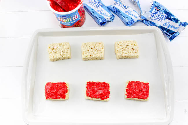 These clever Lawn Mower Rice Krispie Treats are a totally unique summer treat! Perfect for Dad's birthday party or Father's Day dessert.