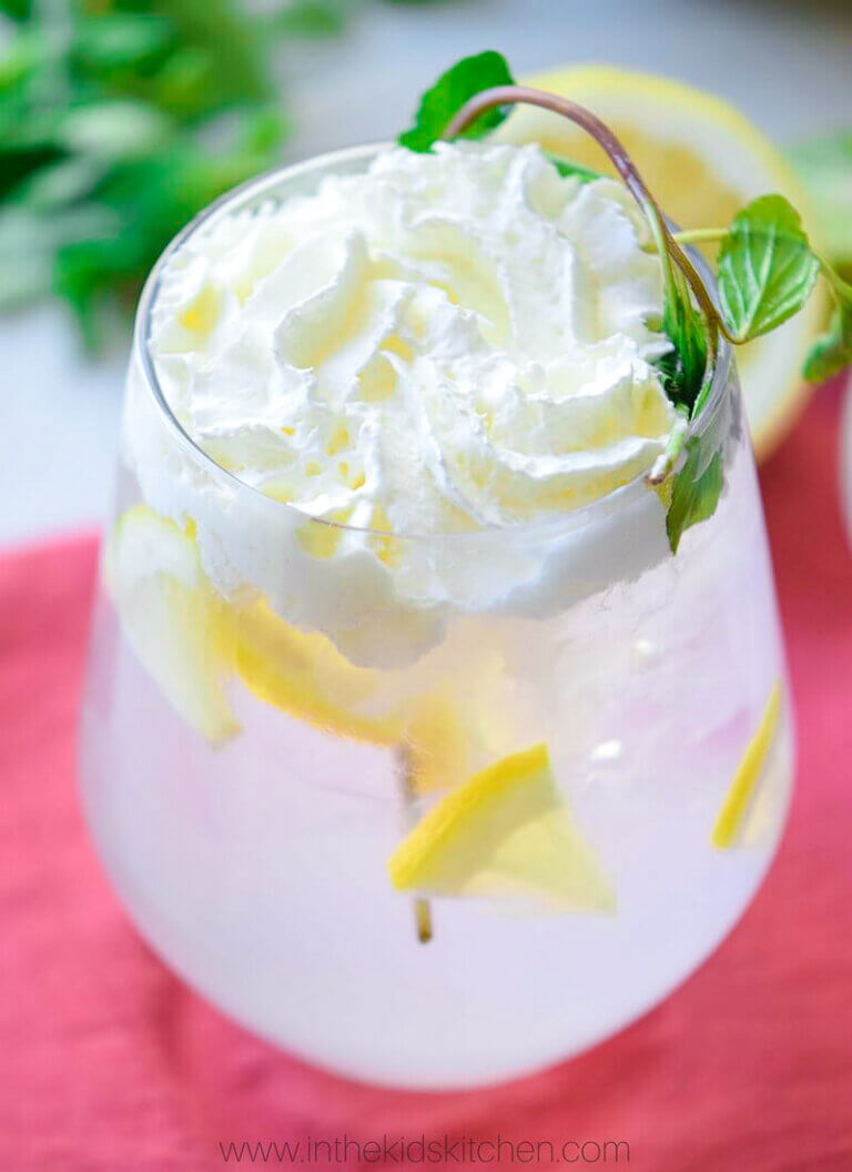 Homemade Sparkling Lemonade Recipe