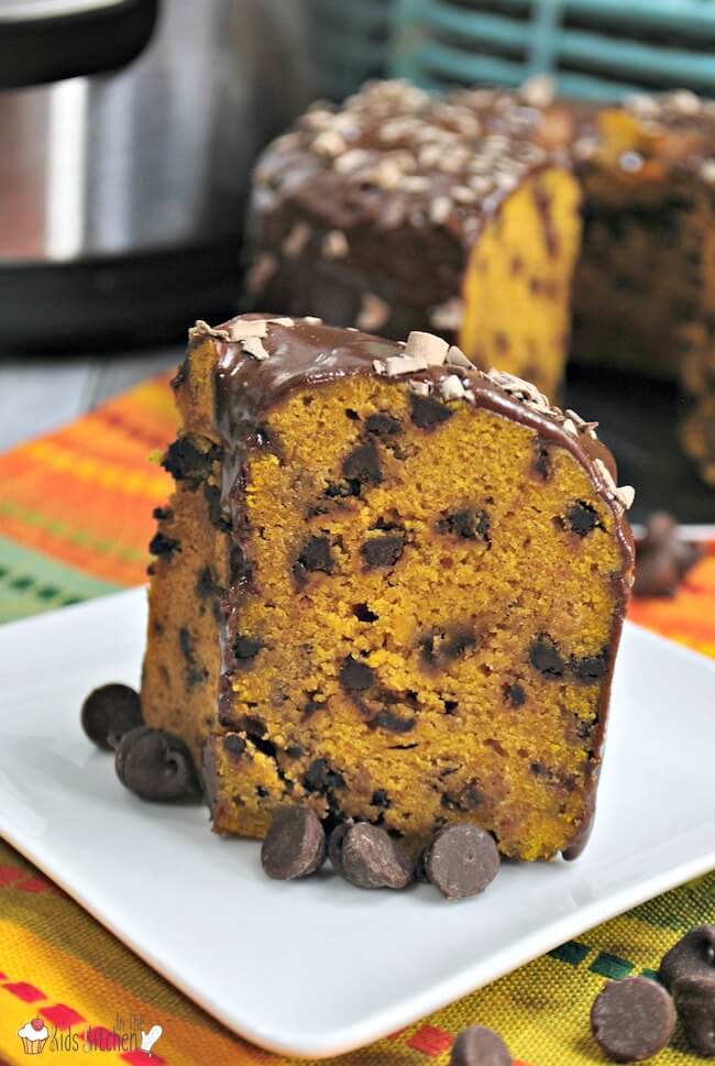pumpkin chocolate chip bundt cake