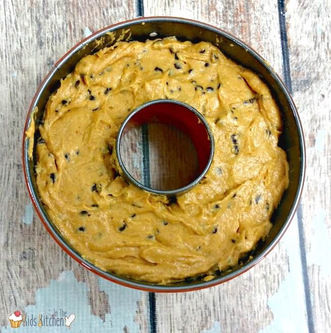 how to make pumpkin chocolate chip bundt cake in the Instant Pot